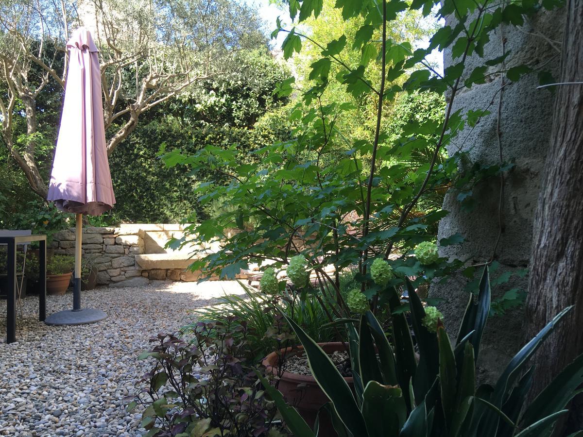 Monte Arena Bed and Breakfast Montaren-et-Saint-Médiers Buitenkant foto